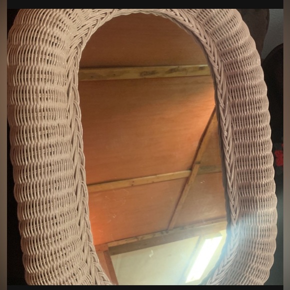 Vintage Oval Wall Mirror 32 x 23 White Wicker - Picture 2 of 3